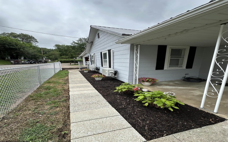 196 Buena Vista Avenue, Clarksburg, West Virginia 26301, 3 Bedrooms Bedrooms, 7 Rooms Rooms,1 BathroomBathrooms,Single Family Detached,For Sale,Buena Vista,10160617
