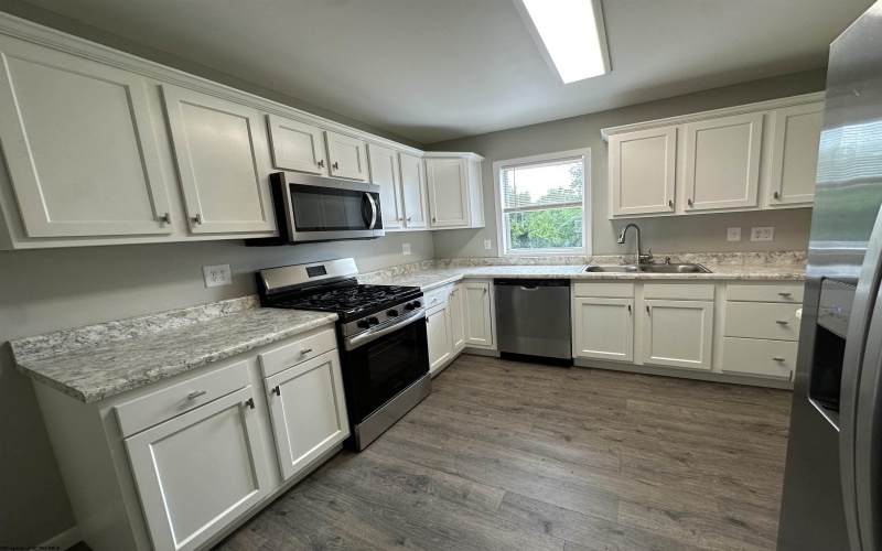 196 Buena Vista Avenue, Clarksburg, West Virginia 26301, 3 Bedrooms Bedrooms, 7 Rooms Rooms,1 BathroomBathrooms,Single Family Detached,For Sale,Buena Vista,10160617