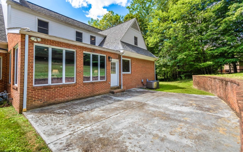 3703 Swallowtail Drive, Morgantown, West Virginia 26508, 5 Bedrooms Bedrooms, 17 Rooms Rooms,4 BathroomsBathrooms,Single Family Detached,For Sale,Swallowtail,10161295