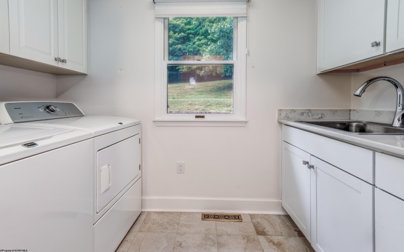 3703 Swallowtail Drive, Morgantown, West Virginia 26508, 5 Bedrooms Bedrooms, 17 Rooms Rooms,4 BathroomsBathrooms,Single Family Detached,For Sale,Swallowtail,10161295