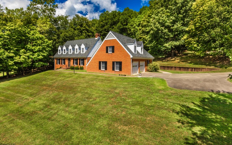 3703 Swallowtail Drive, Morgantown, West Virginia 26508, 5 Bedrooms Bedrooms, 17 Rooms Rooms,4 BathroomsBathrooms,Single Family Detached,For Sale,Swallowtail,10161295