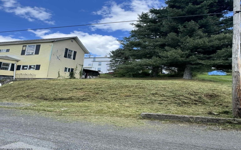 206 Washington Street, Terra Alta, West Virginia 26764, 4 Bedrooms Bedrooms, 10 Rooms Rooms,2 BathroomsBathrooms,Single Family Detached,For Sale,Washington,10161306