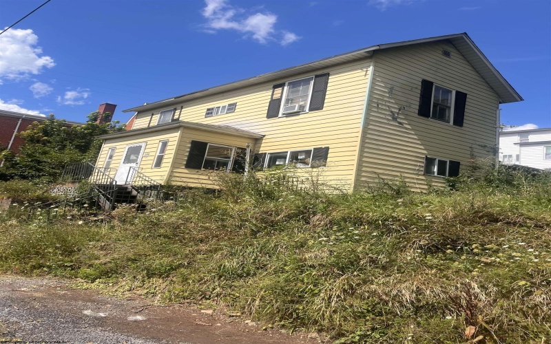206 Washington Street, Terra Alta, West Virginia 26764, 4 Bedrooms Bedrooms, 10 Rooms Rooms,2 BathroomsBathrooms,Single Family Detached,For Sale,Washington,10161306