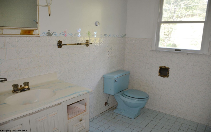 186 Kennedy Street, Elkins, West Virginia 26241, 4 Bedrooms Bedrooms, 9 Rooms Rooms,3 BathroomsBathrooms,Single Family Detached,For Sale,Kennedy,10161312