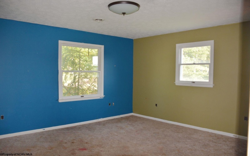 186 Kennedy Street, Elkins, West Virginia 26241, 4 Bedrooms Bedrooms, 9 Rooms Rooms,3 BathroomsBathrooms,Single Family Detached,For Sale,Kennedy,10161312
