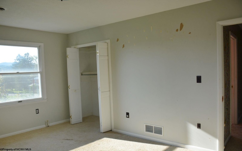 186 Kennedy Street, Elkins, West Virginia 26241, 4 Bedrooms Bedrooms, 9 Rooms Rooms,3 BathroomsBathrooms,Single Family Detached,For Sale,Kennedy,10161312