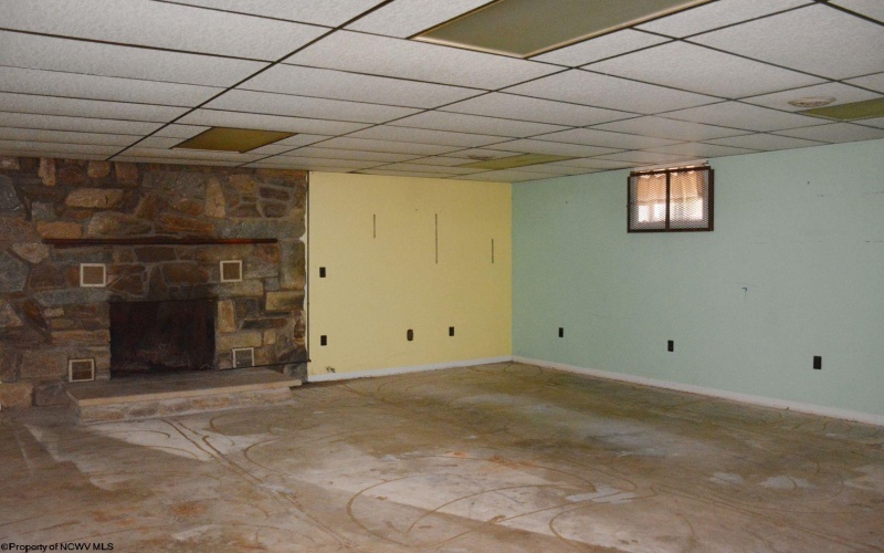 186 Kennedy Street, Elkins, West Virginia 26241, 4 Bedrooms Bedrooms, 9 Rooms Rooms,3 BathroomsBathrooms,Single Family Detached,For Sale,Kennedy,10161312