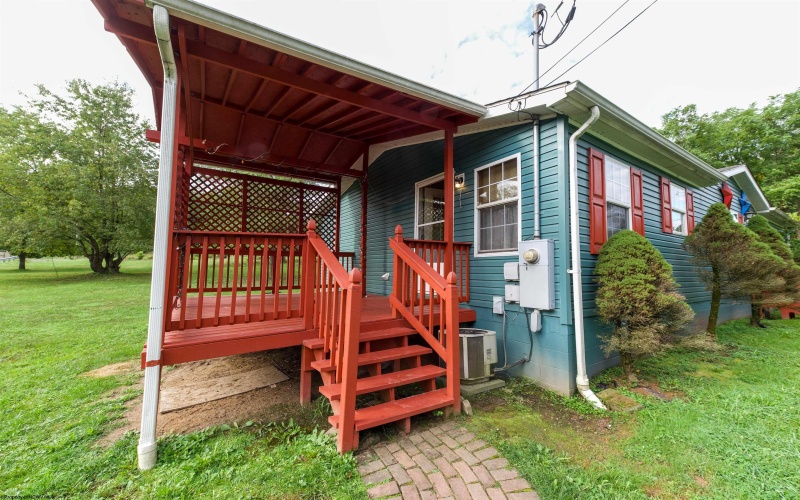 402 Lehman Avenue, Fairmont, West Virginia 26554, 3 Bedrooms Bedrooms, 8 Rooms Rooms,2 BathroomsBathrooms,Single Family Detached,For Sale,Lehman,10161313