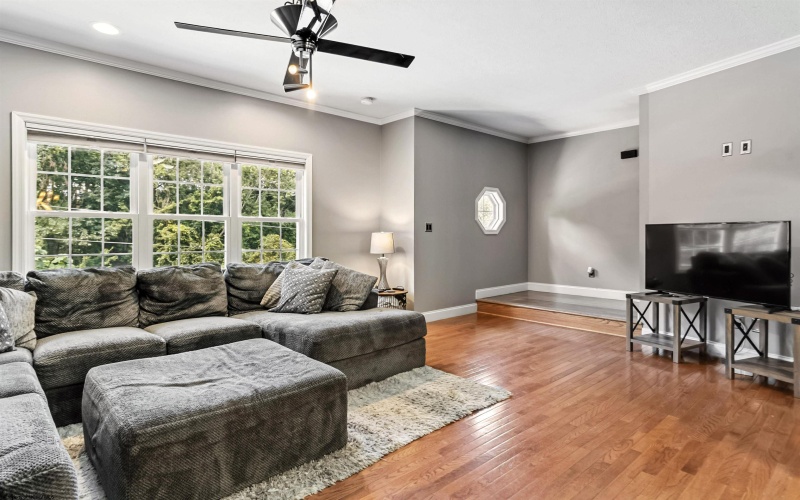 100 Claremont Court, Morgantown, West Virginia 26501, 3 Bedrooms Bedrooms, 7 Rooms Rooms,3 BathroomsBathrooms,Single Family Attached,For Sale,Claremont,10161319