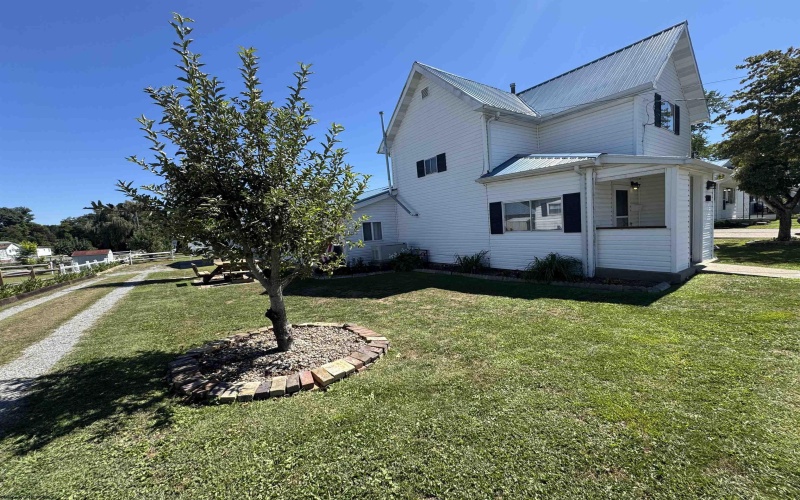 100 Randolph Street, Buckhannon, West Virginia 26201, 4 Bedrooms Bedrooms, 7 Rooms Rooms,2 BathroomsBathrooms,Single Family Detached,For Sale,Randolph,10161318
