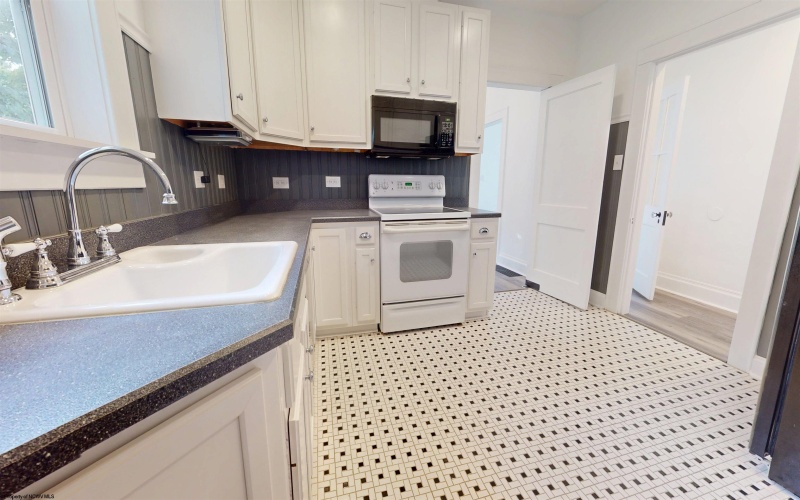 230 Grand Avenue, Bridgeport, West Virginia 26330, 3 Bedrooms Bedrooms, 8 Rooms Rooms,2 BathroomsBathrooms,Single Family Detached,For Sale,Grand,10161320