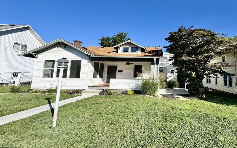 230 Grand Avenue, Bridgeport, West Virginia 26330, 3 Bedrooms Bedrooms, 8 Rooms Rooms,2 BathroomsBathrooms,Single Family Detached,For Sale,Grand,10161320