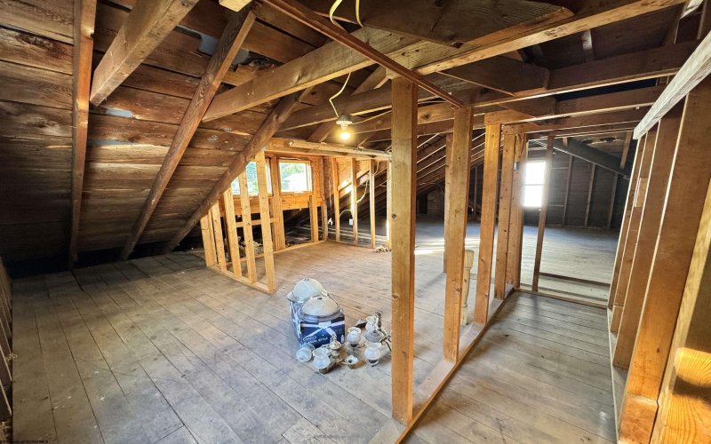230 Grand Avenue, Bridgeport, West Virginia 26330, 3 Bedrooms Bedrooms, 8 Rooms Rooms,2 BathroomsBathrooms,Single Family Detached,For Sale,Grand,10161320