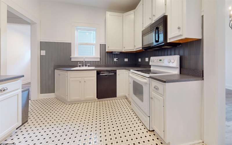 230 Grand Avenue, Bridgeport, West Virginia 26330, 3 Bedrooms Bedrooms, 8 Rooms Rooms,2 BathroomsBathrooms,Single Family Detached,For Sale,Grand,10161320