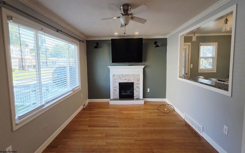 1572 Mary Lou Retton Drive, Fairmont, West Virginia 26554, 3 Bedrooms Bedrooms, 6 Rooms Rooms,2 BathroomsBathrooms,Single Family Detached,For Sale,Mary Lou Retton,10161321