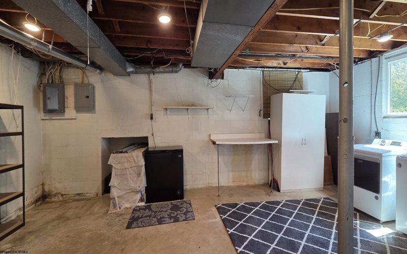 1572 Mary Lou Retton Drive, Fairmont, West Virginia 26554, 3 Bedrooms Bedrooms, 6 Rooms Rooms,2 BathroomsBathrooms,Single Family Detached,For Sale,Mary Lou Retton,10161321