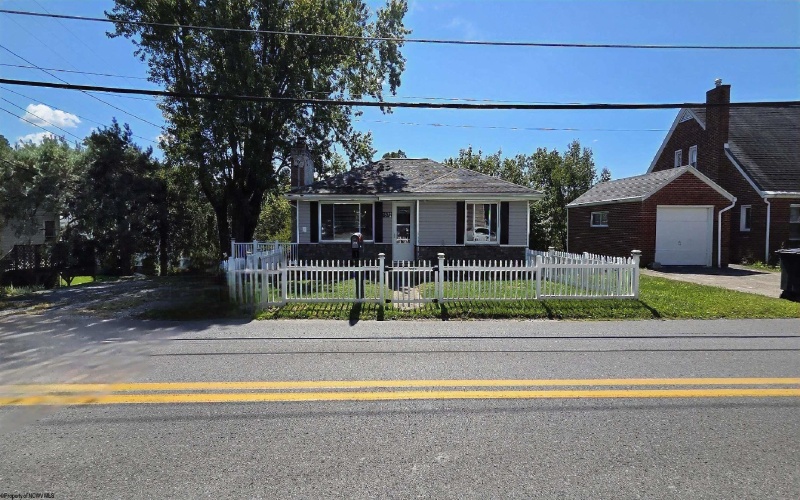 1572 Mary Lou Retton Drive, Fairmont, West Virginia 26554, 3 Bedrooms Bedrooms, 6 Rooms Rooms,2 BathroomsBathrooms,Single Family Detached,For Sale,Mary Lou Retton,10161321