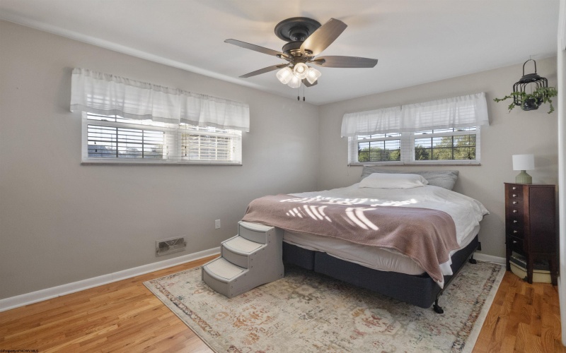 100 Vista Drive, Bridgeport, West Virginia 26330, 3 Bedrooms Bedrooms, 8 Rooms Rooms,2 BathroomsBathrooms,Single Family Detached,For Sale,Vista,10161322