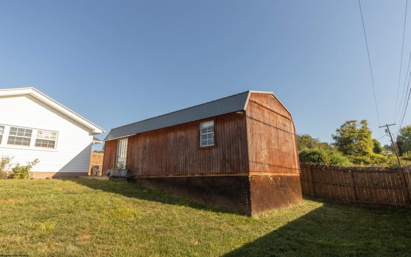 100 Vista Drive, Bridgeport, West Virginia 26330, 3 Bedrooms Bedrooms, 8 Rooms Rooms,2 BathroomsBathrooms,Single Family Detached,For Sale,Vista,10161322