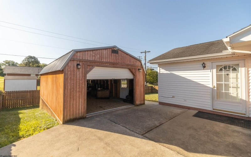100 Vista Drive, Bridgeport, West Virginia 26330, 3 Bedrooms Bedrooms, 8 Rooms Rooms,2 BathroomsBathrooms,Single Family Detached,For Sale,Vista,10161322