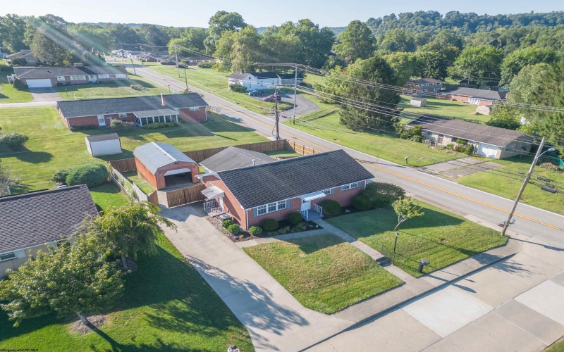 100 Vista Drive, Bridgeport, West Virginia 26330, 3 Bedrooms Bedrooms, 8 Rooms Rooms,2 BathroomsBathrooms,Single Family Detached,For Sale,Vista,10161322