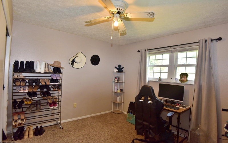 1127 Deerfield Drive, Fairmont, West Virginia 26554, 3 Bedrooms Bedrooms, 7 Rooms Rooms,2 BathroomsBathrooms,Single Family Detached,For Sale,Deerfield,10161323