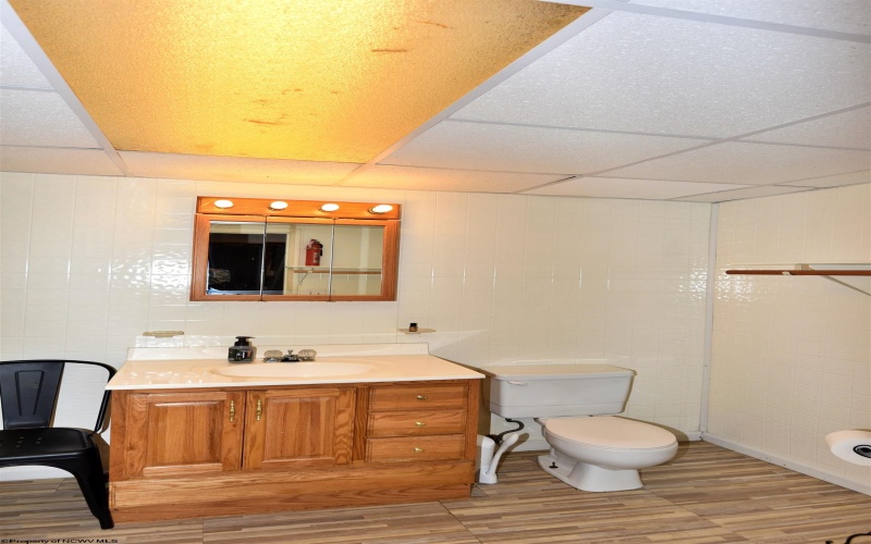 1127 Deerfield Drive, Fairmont, West Virginia 26554, 3 Bedrooms Bedrooms, 7 Rooms Rooms,2 BathroomsBathrooms,Single Family Detached,For Sale,Deerfield,10161323