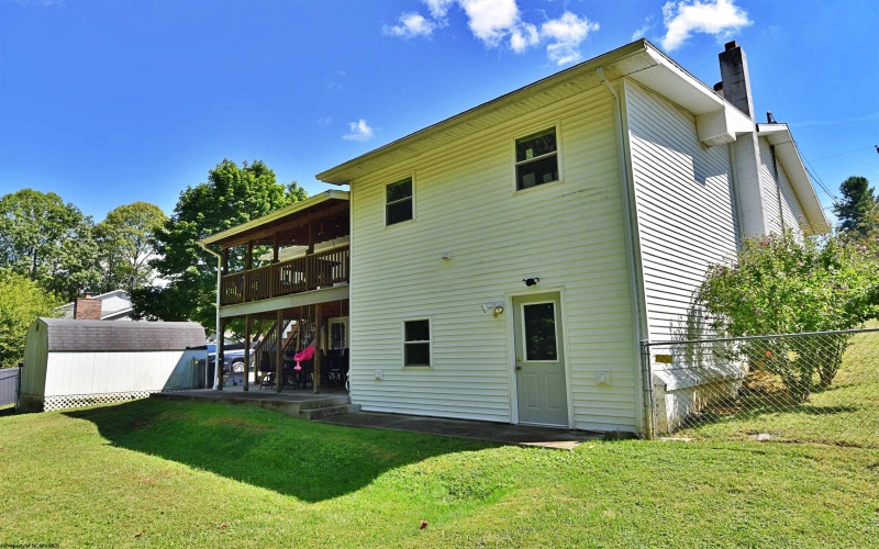 1127 Deerfield Drive, Fairmont, West Virginia 26554, 3 Bedrooms Bedrooms, 7 Rooms Rooms,2 BathroomsBathrooms,Single Family Detached,For Sale,Deerfield,10161323