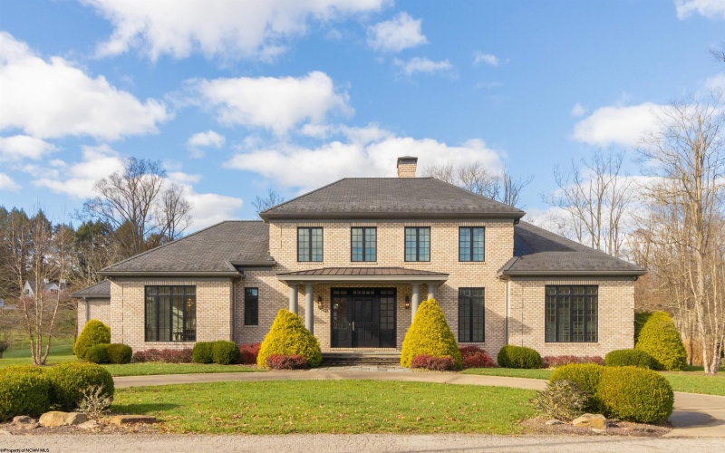 19 Golf Course Drive, Clarksburg, West Virginia 26301, 4 Bedrooms Bedrooms, 9 Rooms Rooms,3 BathroomsBathrooms,Single Family Detached,For Sale,Golf Course,10157996