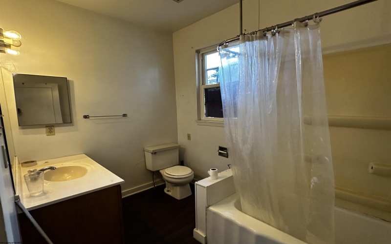 414 Guffey Street, Fairmont, West Virginia 26554, ,Multi-unit/income,For Sale,Guffey,10161339