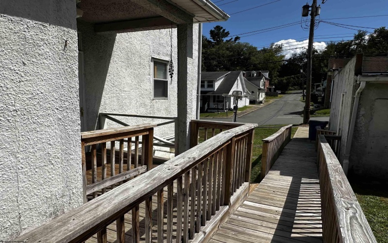 414 Guffey Street, Fairmont, West Virginia 26554, ,Multi-unit/income,For Sale,Guffey,10161339