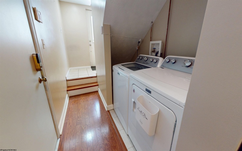 2001 Pierpont Heights, Morgantown, West Virginia 26508, 3 Bedrooms Bedrooms, 6 Rooms Rooms,2 BathroomsBathrooms,Single Family Attached,For Sale,Pierpont,10161325