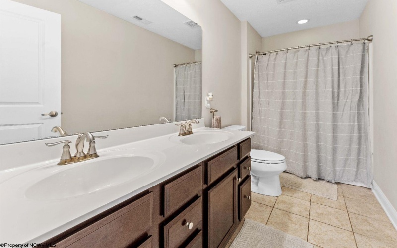 77 Falling Water Lane, Morgantown, West Virginia 26508, 4 Bedrooms Bedrooms, 10 Rooms Rooms,3 BathroomsBathrooms,Single Family Detached,For Sale,Falling Water,10161330