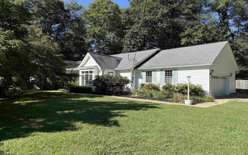 125 Amber Lane, Fairmont, West Virginia 26554, 3 Bedrooms Bedrooms, 10 Rooms Rooms,2 BathroomsBathrooms,Single Family Detached,For Sale,Amber,10161327