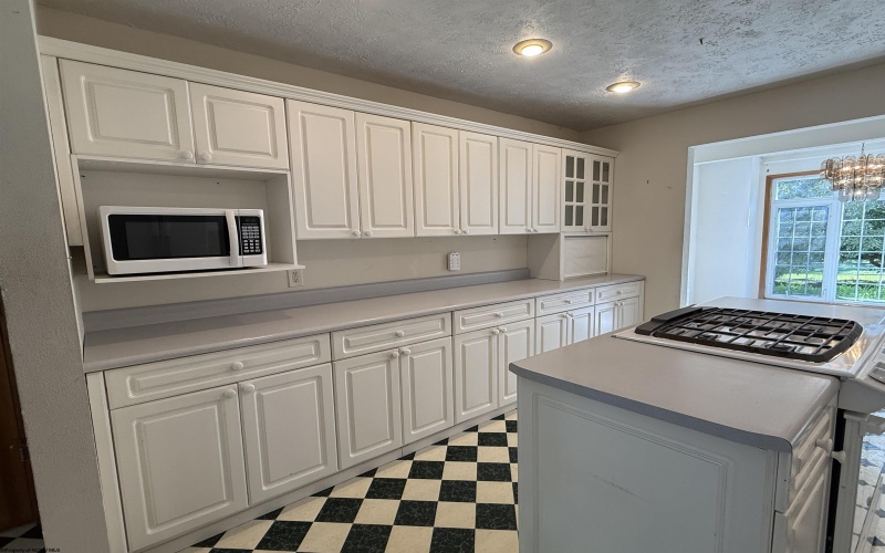 125 Amber Lane, Fairmont, West Virginia 26554, 3 Bedrooms Bedrooms, 10 Rooms Rooms,2 BathroomsBathrooms,Single Family Detached,For Sale,Amber,10161327