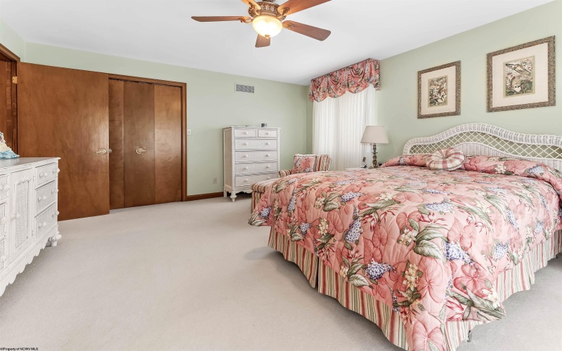 10 Kingston Drive, Morgantown, West Virginia 26505, 3 Bedrooms Bedrooms, 8 Rooms Rooms,3 BathroomsBathrooms,Single Family Detached,For Sale,Kingston,10161341