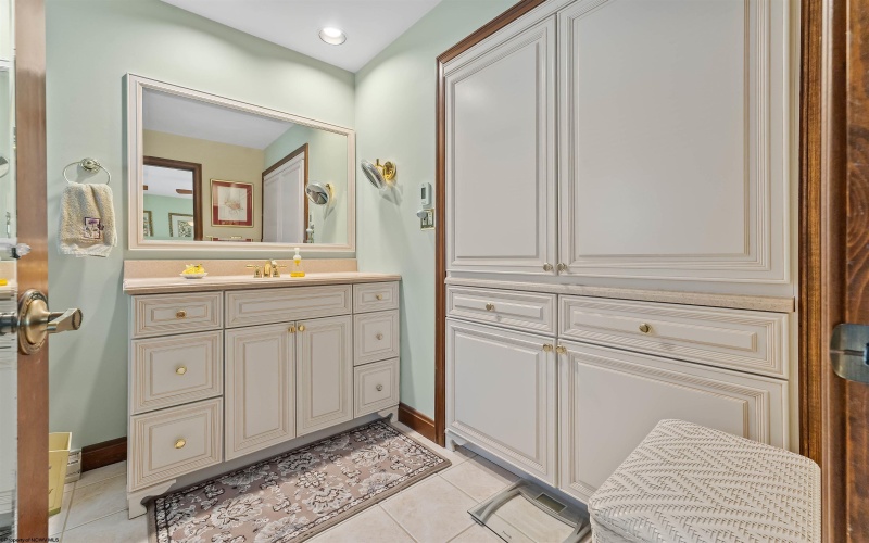 10 Kingston Drive, Morgantown, West Virginia 26505, 3 Bedrooms Bedrooms, 8 Rooms Rooms,3 BathroomsBathrooms,Single Family Detached,For Sale,Kingston,10161341