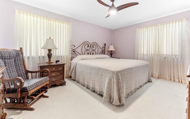 10 Kingston Drive, Morgantown, West Virginia 26505, 3 Bedrooms Bedrooms, 8 Rooms Rooms,3 BathroomsBathrooms,Single Family Detached,For Sale,Kingston,10161341