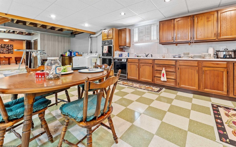 10 Kingston Drive, Morgantown, West Virginia 26505, 3 Bedrooms Bedrooms, 8 Rooms Rooms,3 BathroomsBathrooms,Single Family Detached,For Sale,Kingston,10161341