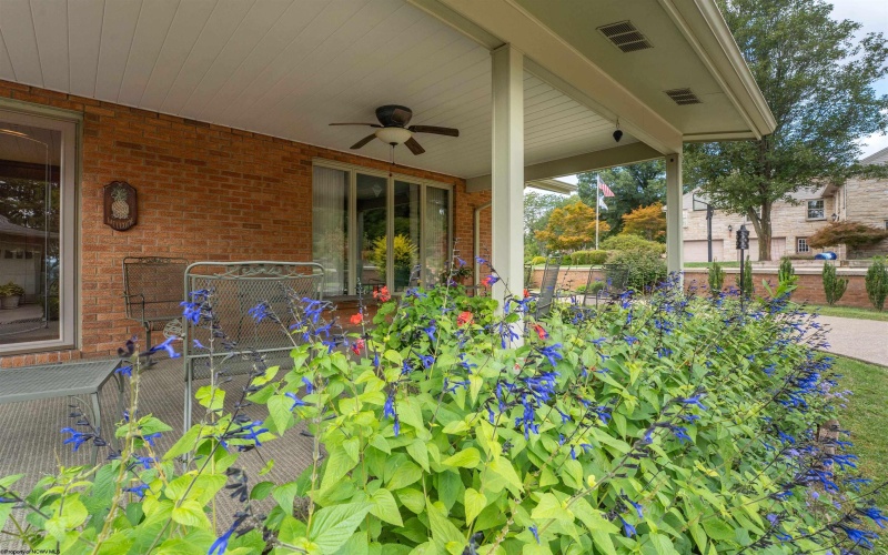 10 Kingston Drive, Morgantown, West Virginia 26505, 3 Bedrooms Bedrooms, 8 Rooms Rooms,3 BathroomsBathrooms,Single Family Detached,For Sale,Kingston,10161341