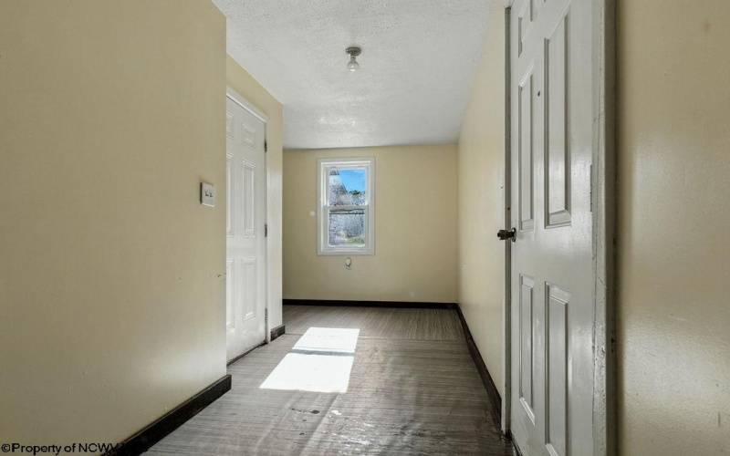 82 Robinwood Drive, Mount Clare, West Virginia 26408, 3 Bedrooms Bedrooms, 8 Rooms Rooms,2 BathroomsBathrooms,Single Family Detached,For Sale,Robinwood,10161340