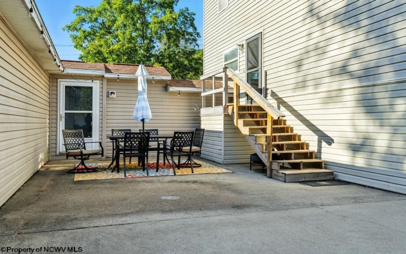 82 Robinwood Drive, Mount Clare, West Virginia 26408, 3 Bedrooms Bedrooms, 8 Rooms Rooms,2 BathroomsBathrooms,Single Family Detached,For Sale,Robinwood,10161340
