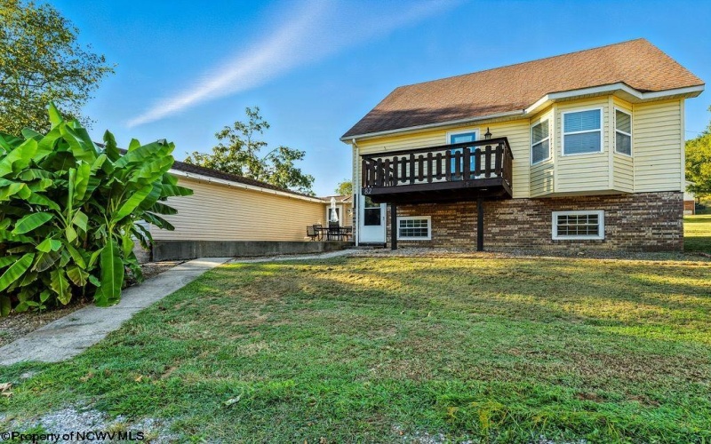 82 Robinwood Drive, Mount Clare, West Virginia 26408, 3 Bedrooms Bedrooms, 8 Rooms Rooms,2 BathroomsBathrooms,Single Family Detached,For Sale,Robinwood,10161340
