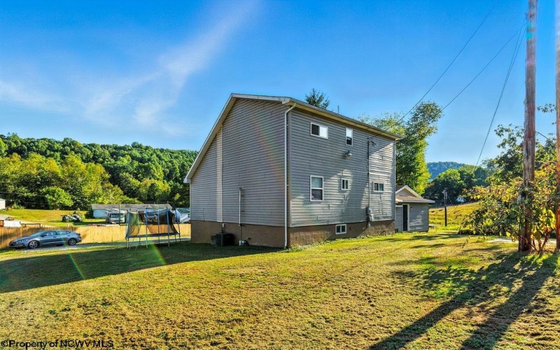 82 Robinwood Drive, Mount Clare, West Virginia 26408, 3 Bedrooms Bedrooms, 8 Rooms Rooms,2 BathroomsBathrooms,Single Family Detached,For Sale,Robinwood,10161340