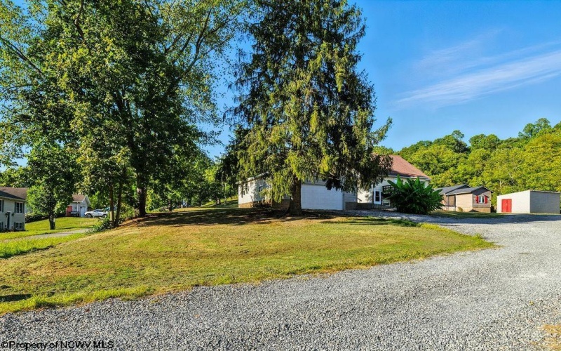 82 Robinwood Drive, Mount Clare, West Virginia 26408, 3 Bedrooms Bedrooms, 8 Rooms Rooms,2 BathroomsBathrooms,Single Family Detached,For Sale,Robinwood,10161340