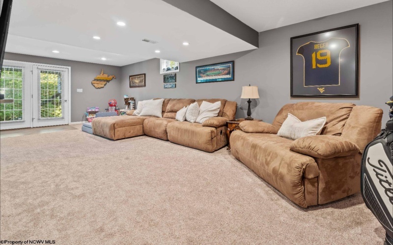 457 Blackberry Ridge Drive, Morgantown, West Virginia 26508, 4 Bedrooms Bedrooms, 8 Rooms Rooms,2 BathroomsBathrooms,Single Family Detached,For Sale,Blackberry Ridge,10161335