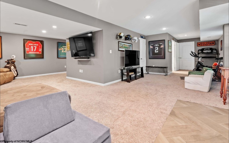 457 Blackberry Ridge Drive, Morgantown, West Virginia 26508, 4 Bedrooms Bedrooms, 8 Rooms Rooms,2 BathroomsBathrooms,Single Family Detached,For Sale,Blackberry Ridge,10161335