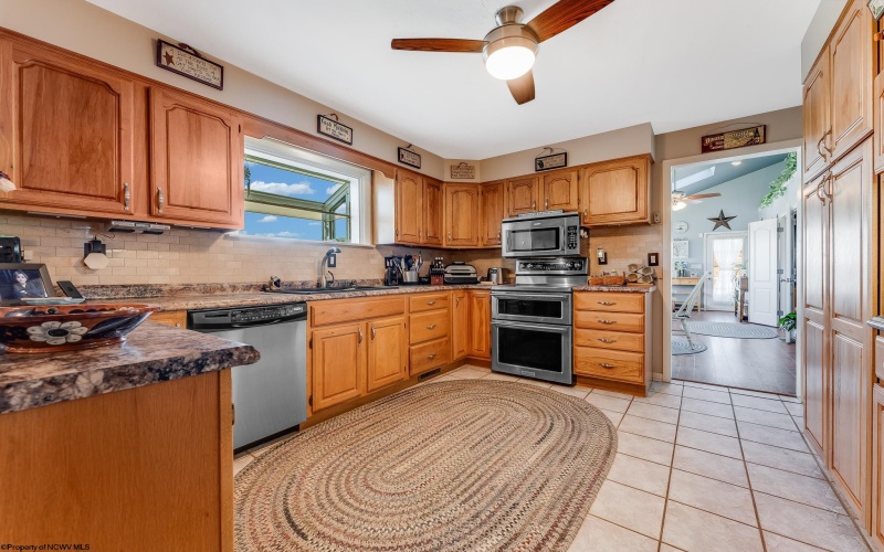 203 Foothills Lane, Morgantown, West Virginia 26508, 3 Bedrooms Bedrooms, 9 Rooms Rooms,2 BathroomsBathrooms,Single Family Detached,For Sale,Foothills,10161338