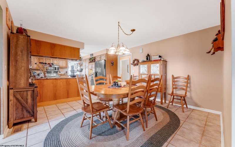 203 Foothills Lane, Morgantown, West Virginia 26508, 3 Bedrooms Bedrooms, 9 Rooms Rooms,2 BathroomsBathrooms,Single Family Detached,For Sale,Foothills,10161338