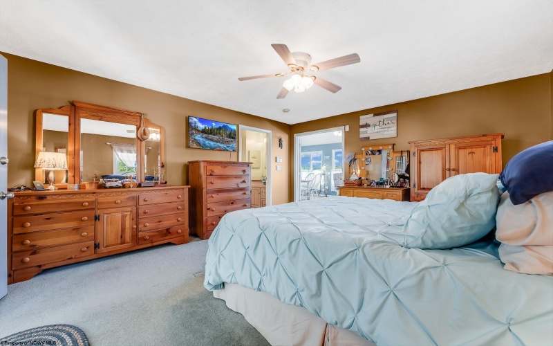 203 Foothills Lane, Morgantown, West Virginia 26508, 3 Bedrooms Bedrooms, 9 Rooms Rooms,2 BathroomsBathrooms,Single Family Detached,For Sale,Foothills,10161338